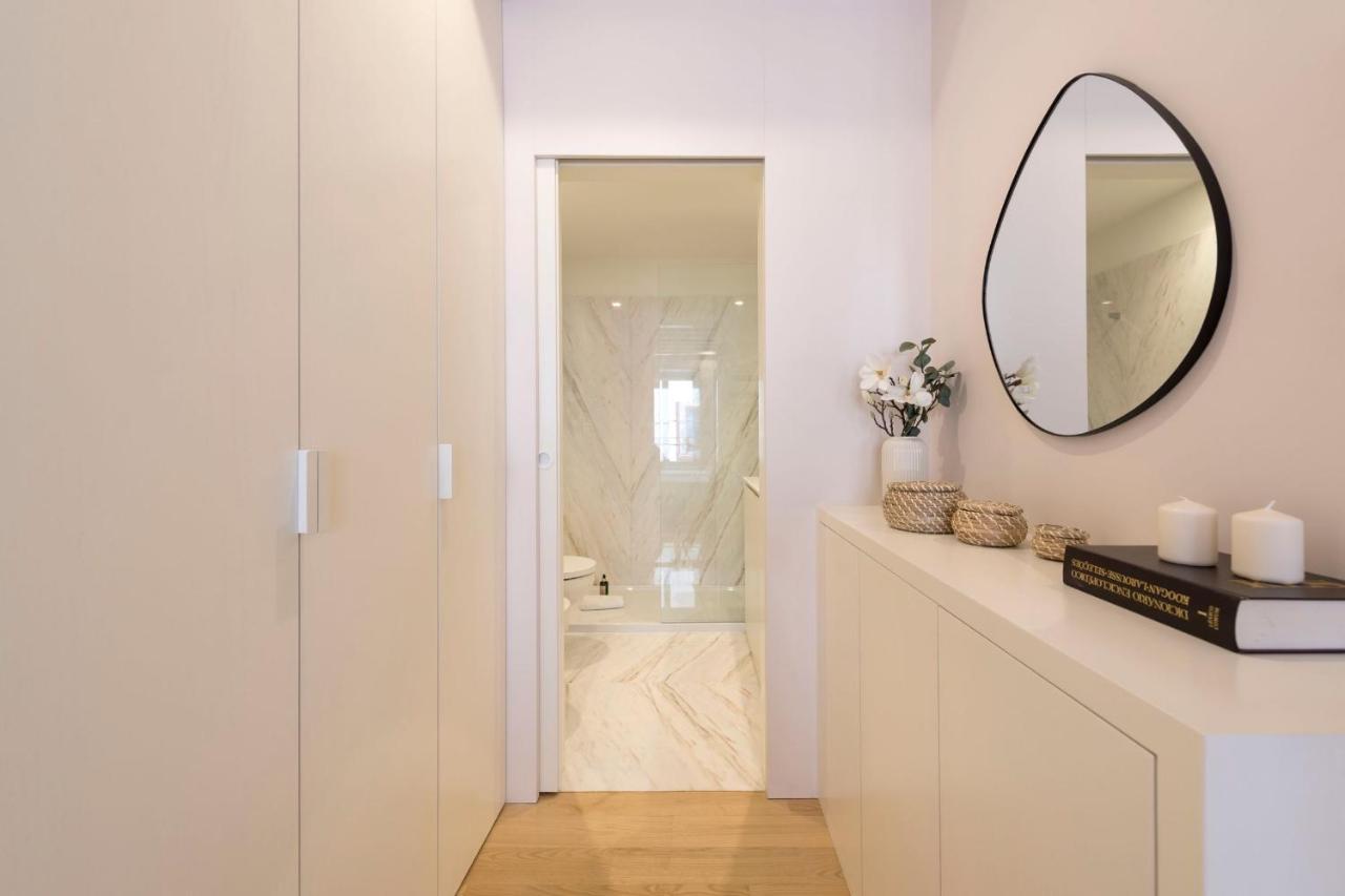 Mouzinho Luxury 3Br Flat L 5 Min Walk To Ribeira By Lovelystay Porto Ngoại thất bức ảnh